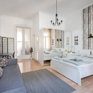 K10 - Kazinczy Street Heritage - Location By Bqa , Budapest Hongrie